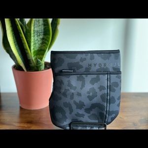 Hydrojug Pro Sleeve, Black Leopard NWOT